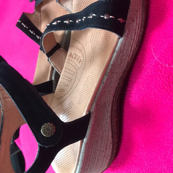 Sandles - Picture 2 of 2